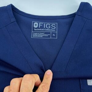 FIGS Technical Collection Navy Blue V-Neck Scrub Top Mens XL Short Sleeve Pocket